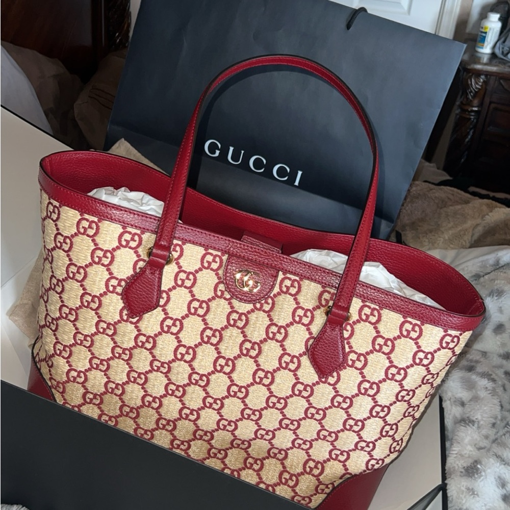 Gucci - Women's
Ophidia Medium GG Tote Bag